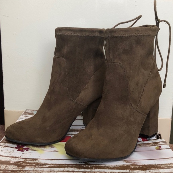 Suede olive green booties - Picture 3 of 3